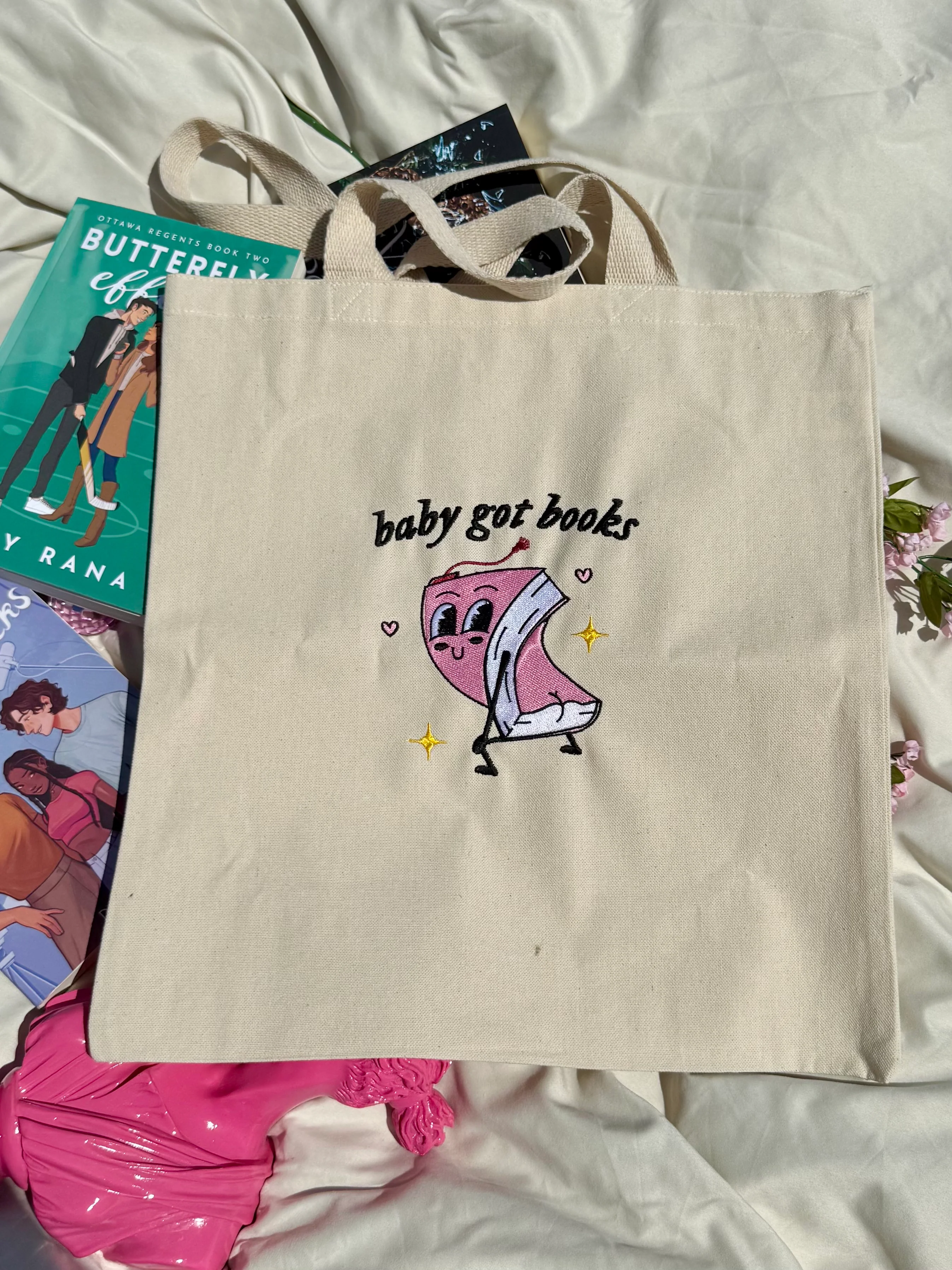Scribbles Embroidered Tote-bag - Image 4